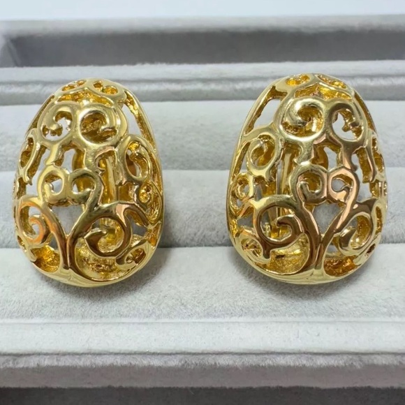 Yves Saint Laurent Vintage Gold Clip-on Earrings - Picture 2 of 14